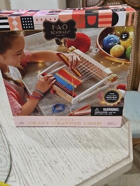FAO SCHWARZ Craft Weaving Loom